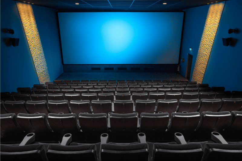 siéges d'une salle de cinéma